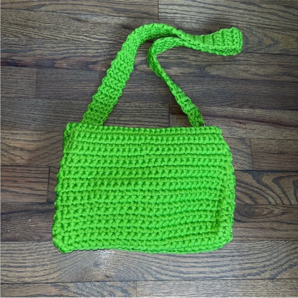 Handmade Women's Crochet Shoulder Bag with Woven Texture - Picture 5 of 8